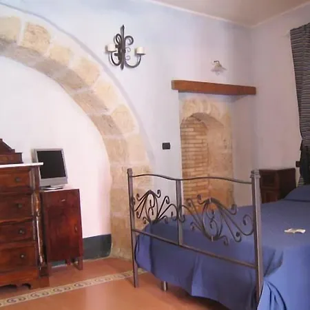 Antica Dimora San Girolamo Guest house 3*