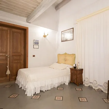Guest house Antica Dimora San Girolamo 3*